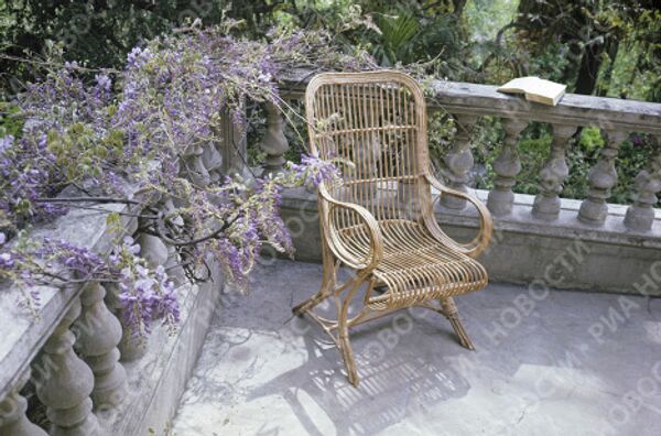 Кресло, в котором любил отдыхать Чехов в Доме-музее А.П. Чехова в Ялте