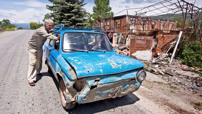 Старый автомобиль. Архив