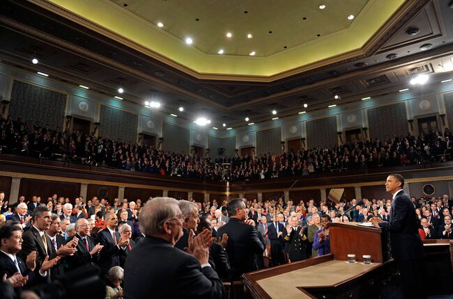 Барак Обама во время своего первого доклада о положении в стране State of the Union