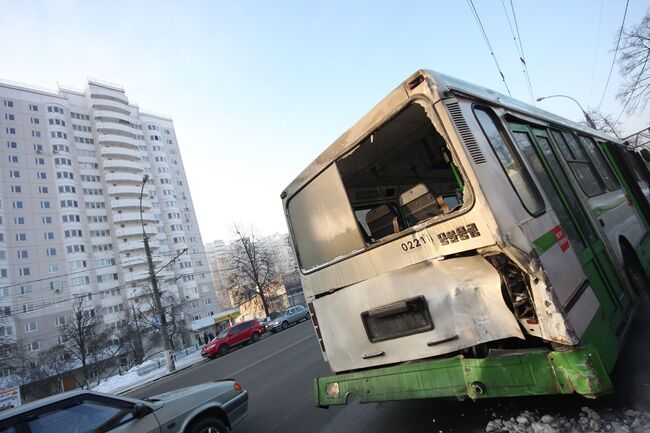 ДТП с участием автобуса. Архив