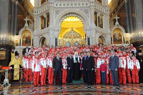 Патриарх Кирилл проводил российских олимпийцев в Ванкувер