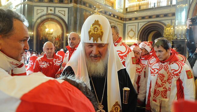 Патриарх Кирилл проводил российских олимпийцев в Ванкувер. Архив