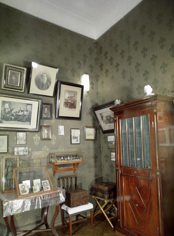 Кабинет в доме-музее писателя Чехова в Ялте