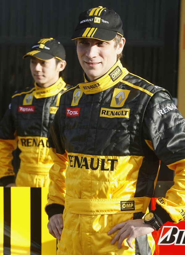Российский гонщик Виталий Петров, ставший вторым пилотом команды Рено в чемпионате Формулы-1 2010 года