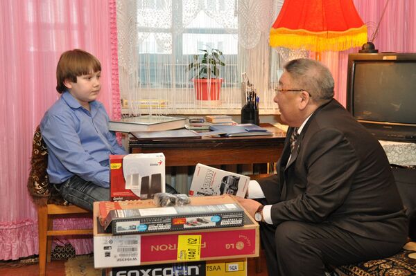 Якутский школьник получил в подарок от президента РФ компьютер