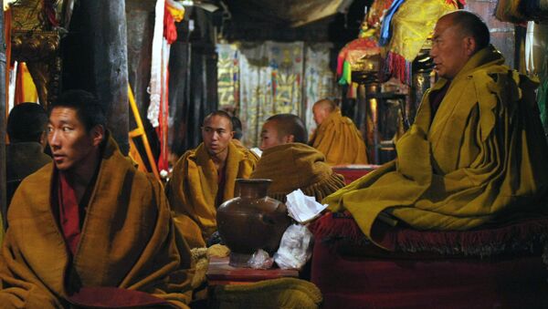 В монастыре Ташилумпо. Тибет. Архив