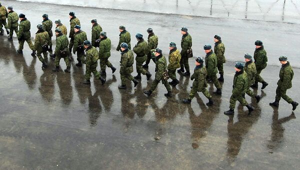 Дедовщину в армии чаще всего практикуют срочники, заявляет СК РФ