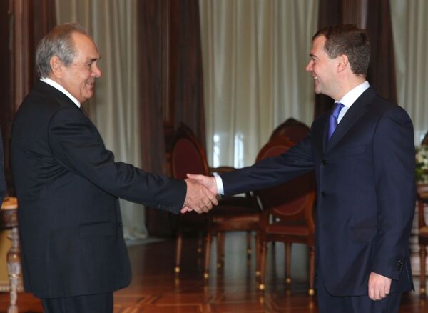 Президент России Д.Медведев провел встречу с президентом Татарстана М.Шаймиевым