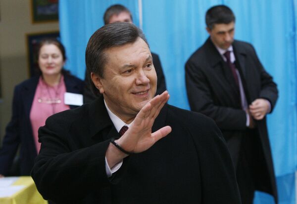 В.Янукович принял участие в голосовании в день выборов президента Украины