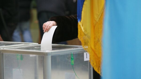 Голосование на выборах на Украине. Архивное фото