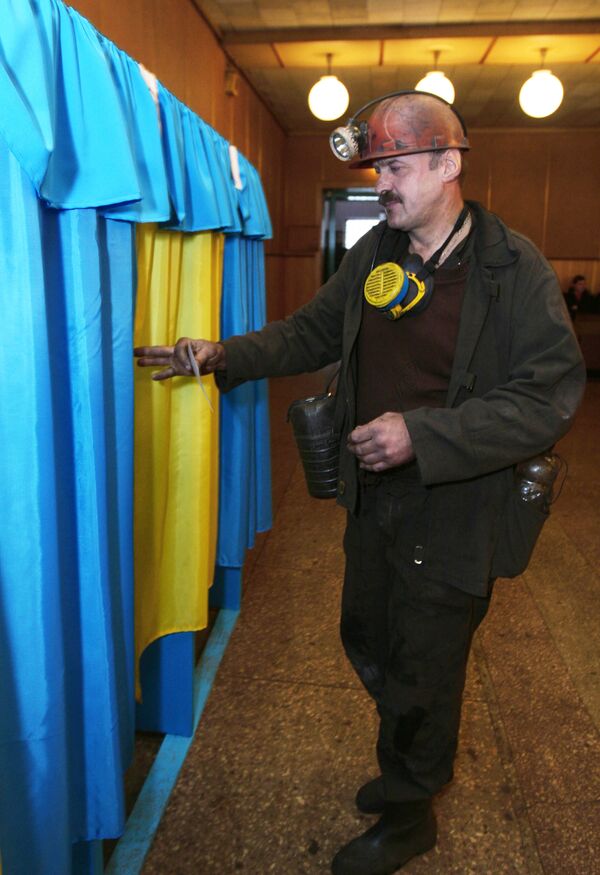 Голосование в день второго тура выборов президента Украины