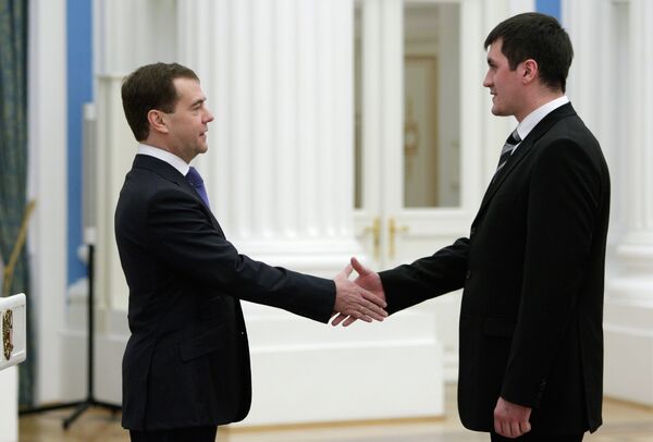 Дмитрий Медведев вручил в Кремле премии молодым ученым. Архив