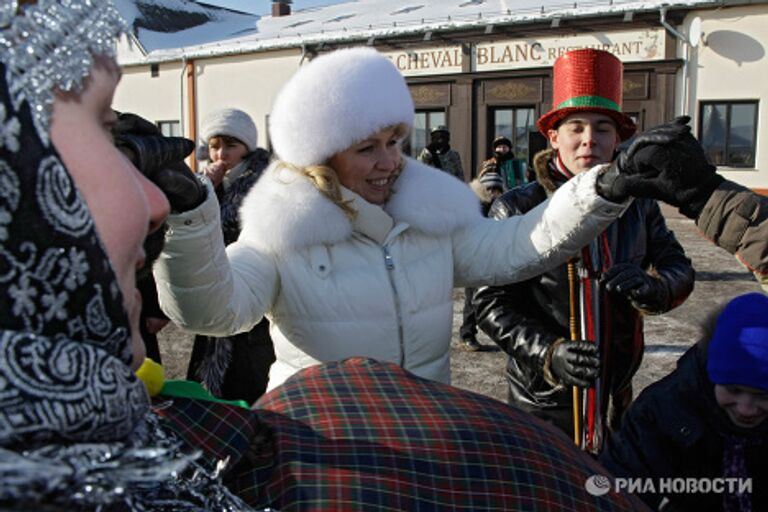 Светлана Медведева на празднике Веселая масленица в Подмосковье