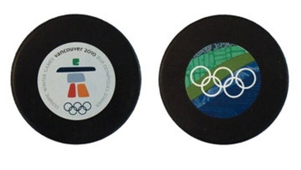 Международная федерация хоккея (ИИХФ) представила официальную шайбу Олимпийских игр-2010