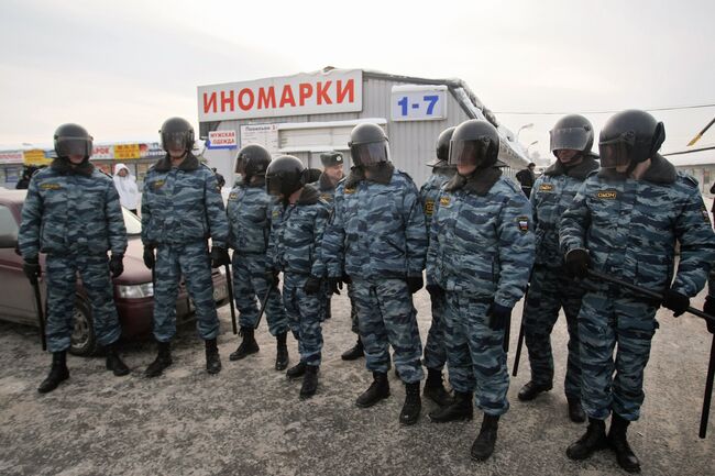 Выселение с Хасанского рынка в Санкт-Петербурге торговцев. Архив