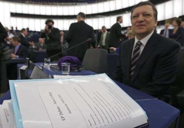 Европарламент на пленарном заседании во вторник в Страсбурге, сформированный председателем исполнительной власти Евросоюза Жозе Мануэлом Баррозу