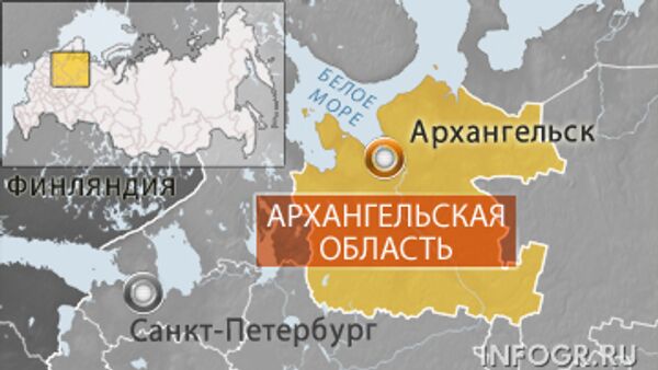 Спасатели эвакуировали 20 человек из загоревшегося дома в Архангельске