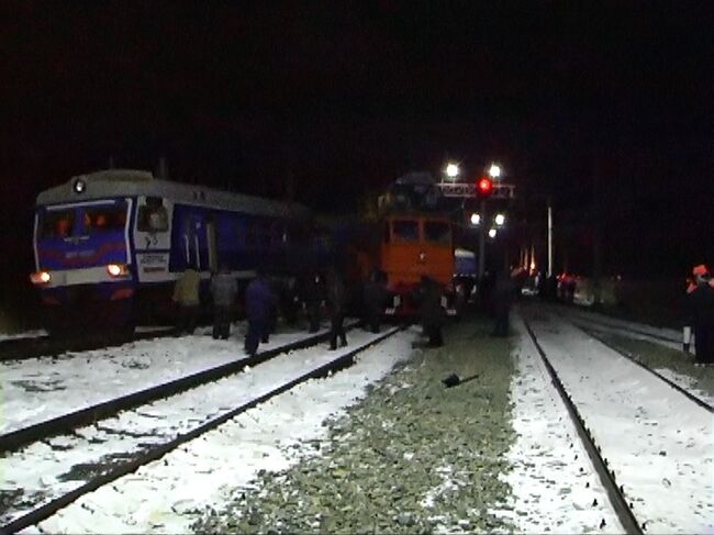 В Астраханской области электричка столкнулась с автомобилем