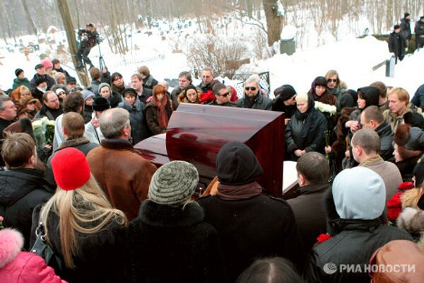 Похороны актрисы Анны Самохиной