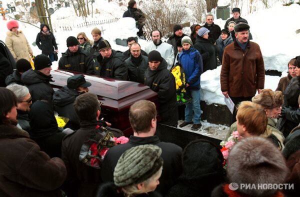 Похороны актрисы Анны Самохиной на Смоленском кладбище Санкт-Петербурга