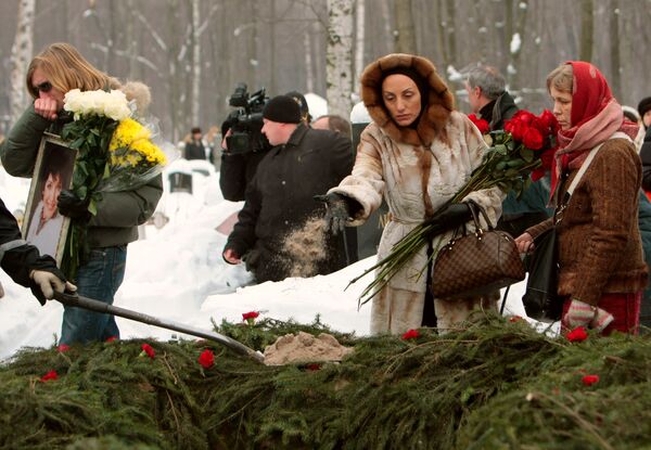 Похороны актрисы Анны Самохиной на Смоленском кладбище Санкт-Петербурга