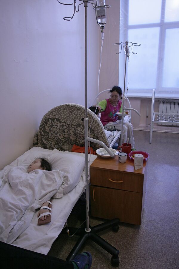 Пациенты якутской больницы, отравившиеся некачественной молочной продукцией. Архив