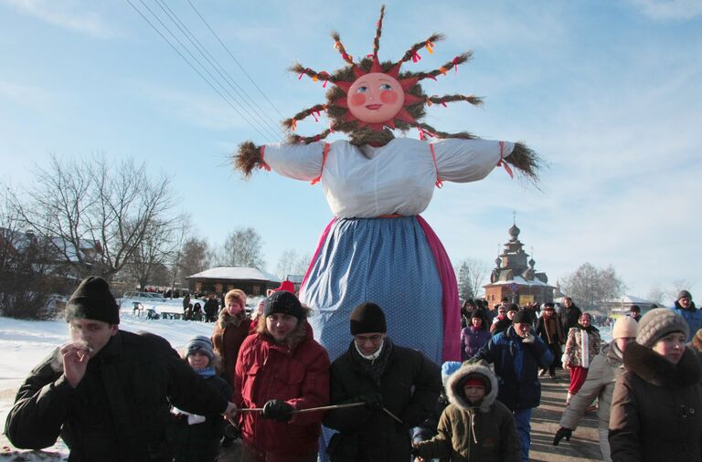 Празднование масленицы в городе Суздале