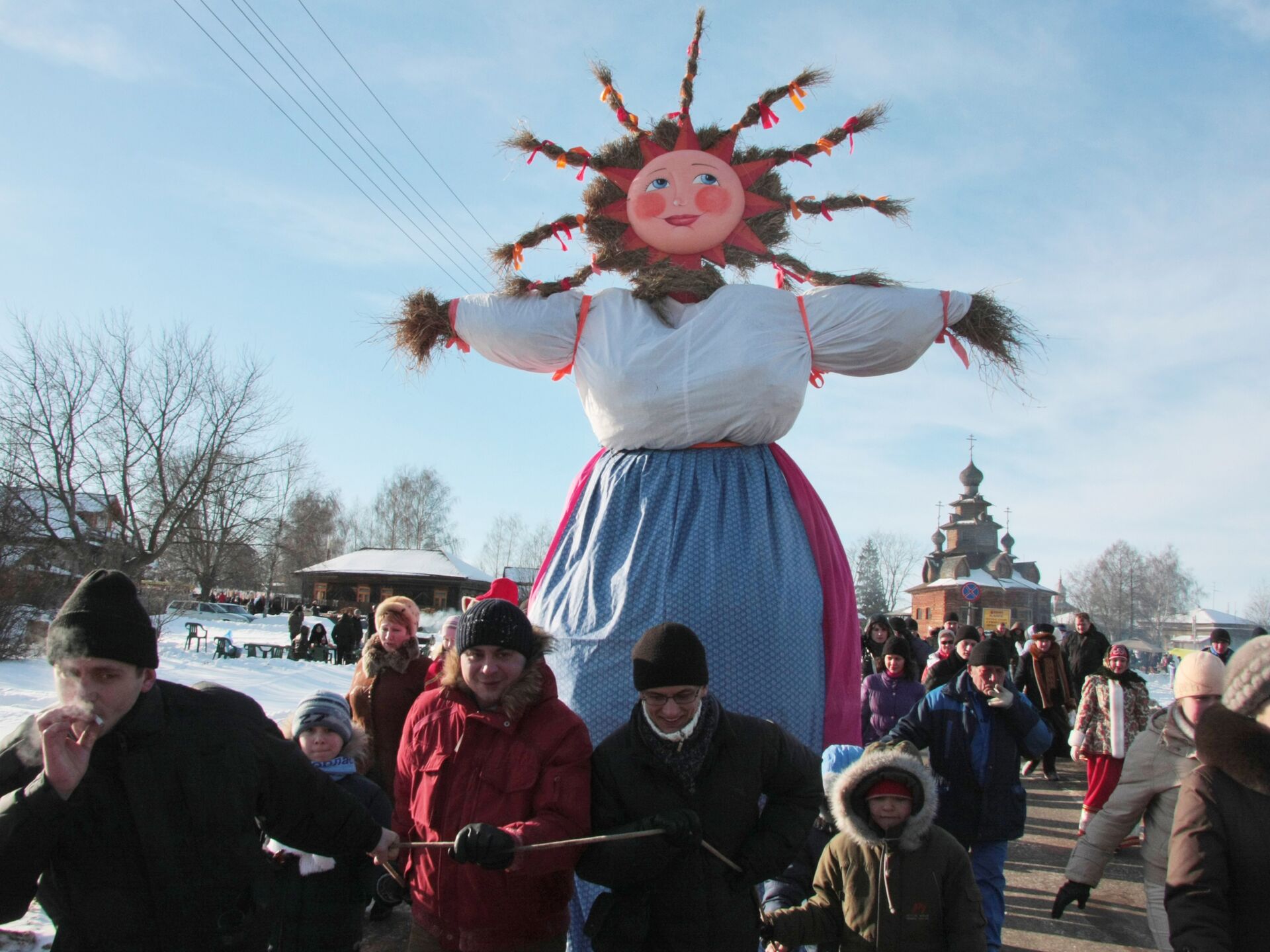 Сегодня праздник старый. Зимние гуляния. Традиции Масленицы в России. Весенний праздник. Чучело на Масленицу.