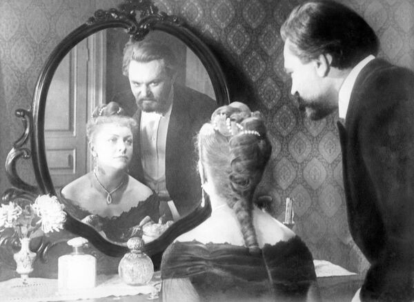 Кадр из фильма Попрыгунья, 1955 год. Ольга Иванова - Целиковска, Дымов - С. Бондарчук.