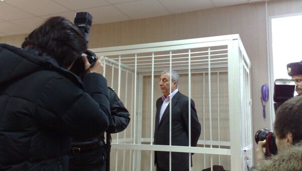 Александр Солодкин-старший в зале суда, архивное фото