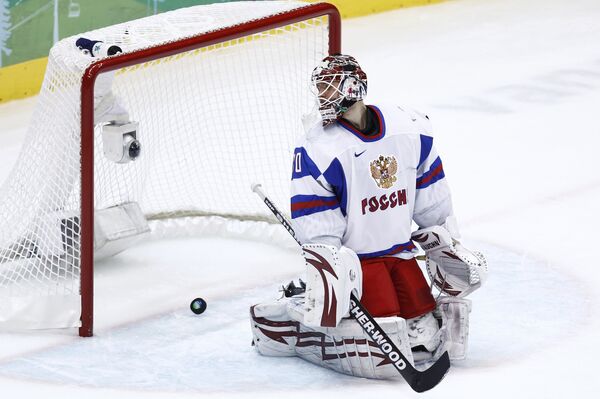 Вратарь Илья Брызгалов во время хоккейного матча между сборными России и Словакии на ХXI зимних Олимпийских играх