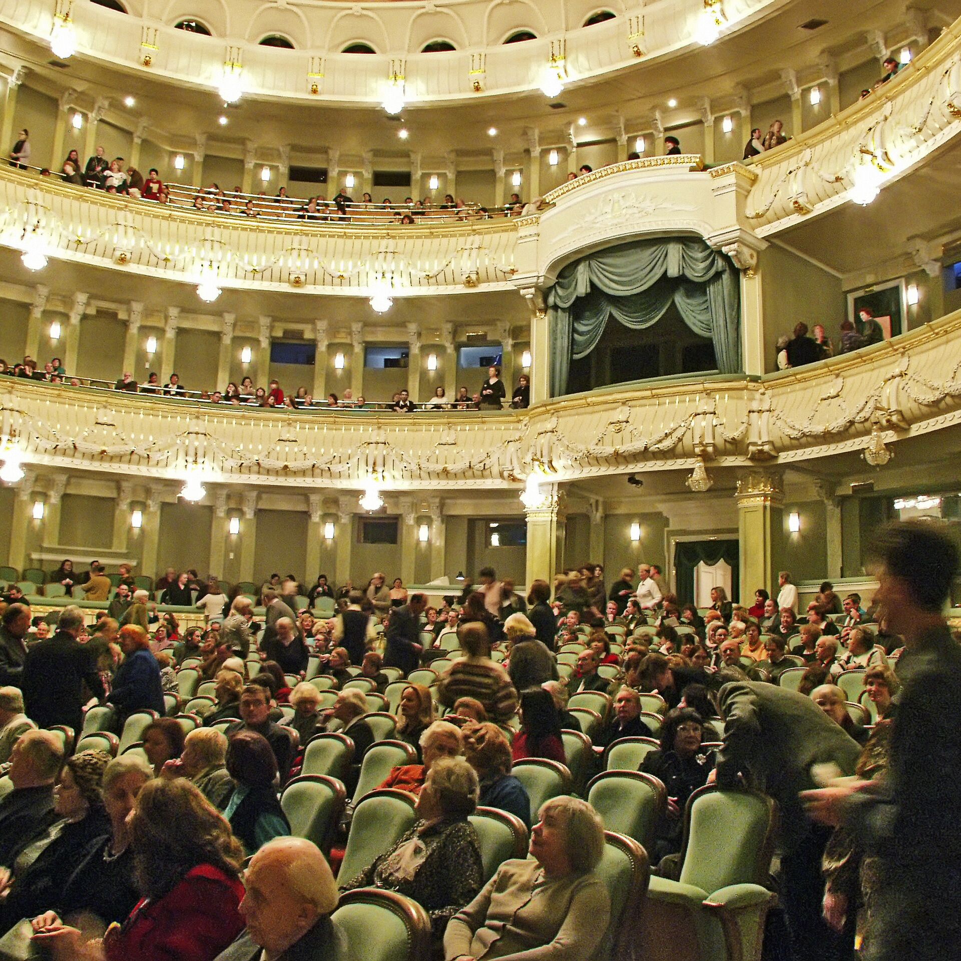 Новая сцена большого театра 2002