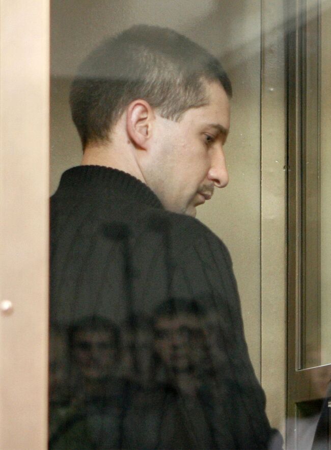 Бывший начальник ОВД Царицыно майор милиции Денис Евсюков в зале суда