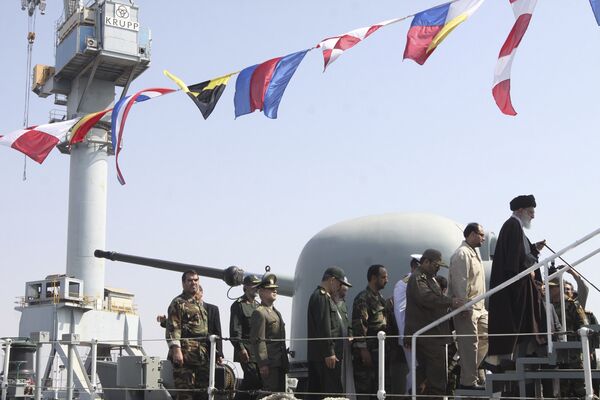 Новейший эсминец Джамаран спущен на воду в Персидском заливе 