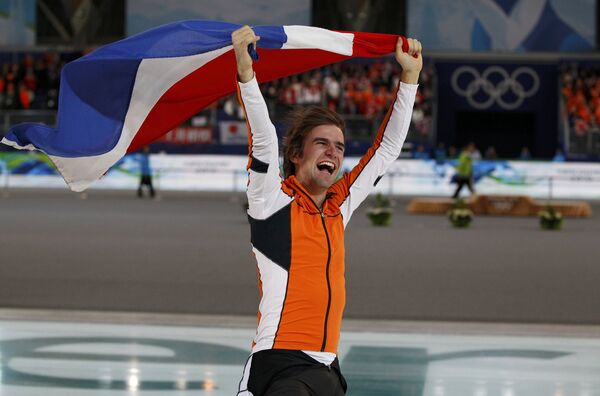 Голландский конькобежец Тейтерт взял золото на 1500 м на Олимпиаде