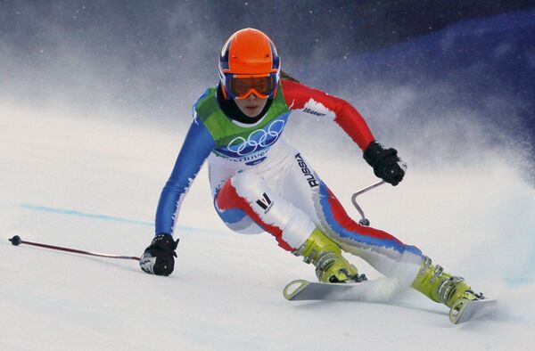 Российская горнолыжница Елена Простева на трассе супергиганта на Олимпийских играх-2010