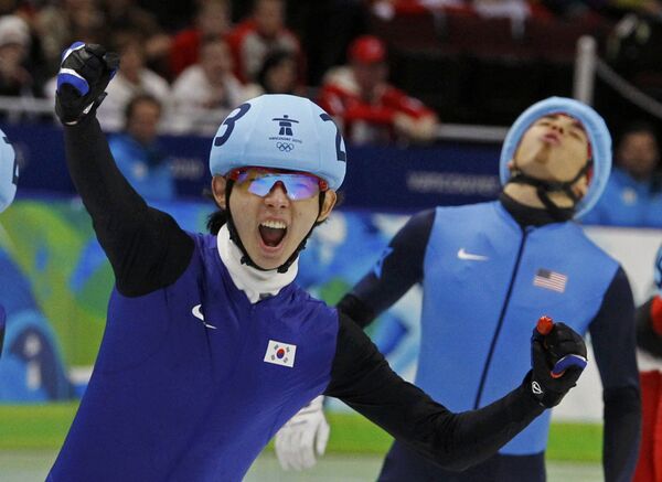 Шорт-трекист из Кореи Ли Чжун Су стал олимпийским чемпионом Ванкувера