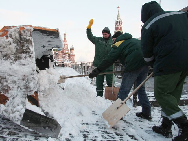 Уборка снега на Красной площади