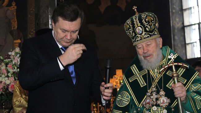 Предстоятель Украинской Православной Церкви митрополит Владимир благословил новоизбранного президента Украины Виктора Януковича на исполнение обязанностей главы государства