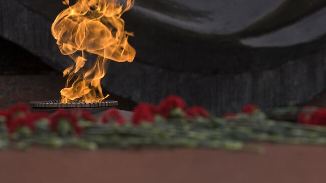 Церемония возвращения Вечного огня в Александровский сад