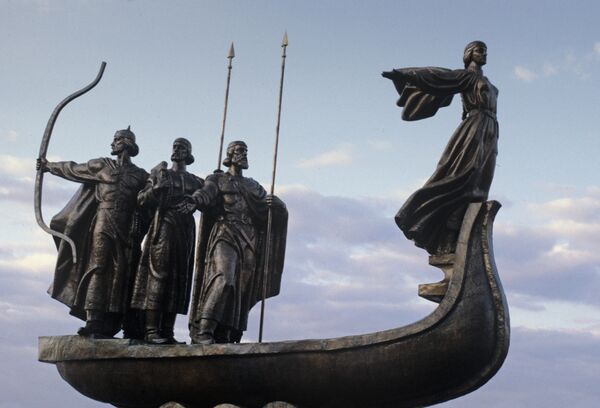 Памятник основателям города Киева на Днепре. Архив