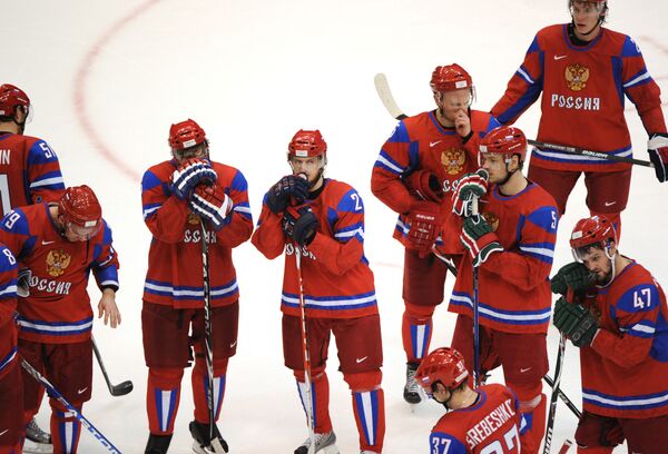 Российские хоккеисты после проигранного четвертьфинального матча между сборными России и Канады на ХXI зимних Олимпийских играх