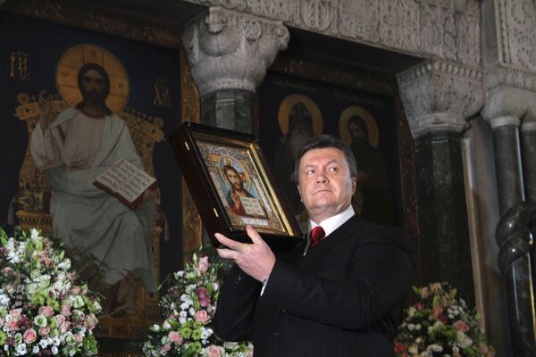 Президент Украины Виктор Янукович в Киево-Печерской лавре. Архив