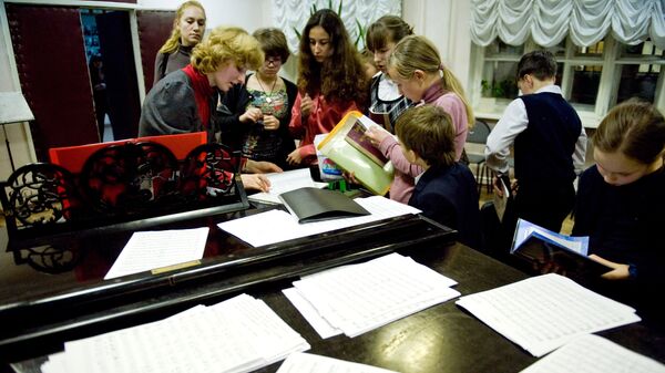 Работа детской музыкальной школы имени Гнесиных. Архив