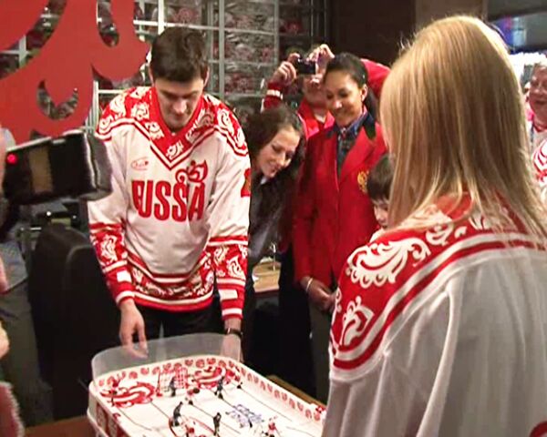 Россияне продолжили хоккейный турнир в Ванкувере 