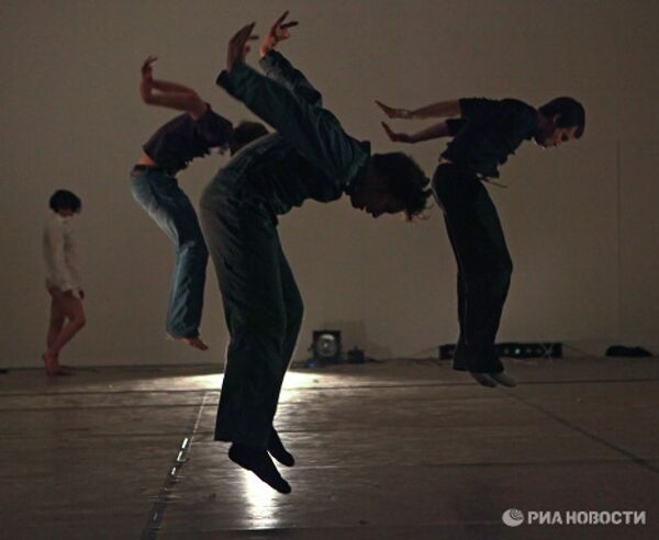 Открытая репетиция совместной постановки португальского хореографа Виктора Хьюго Понтеша и Liquid Theatre (Москва)
