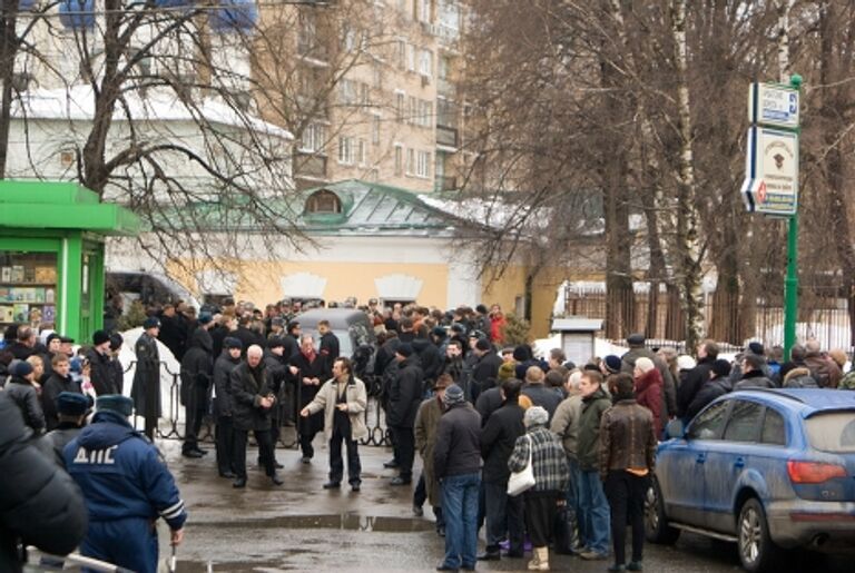 Прощание с актером Владиславом Галкиным в Москве