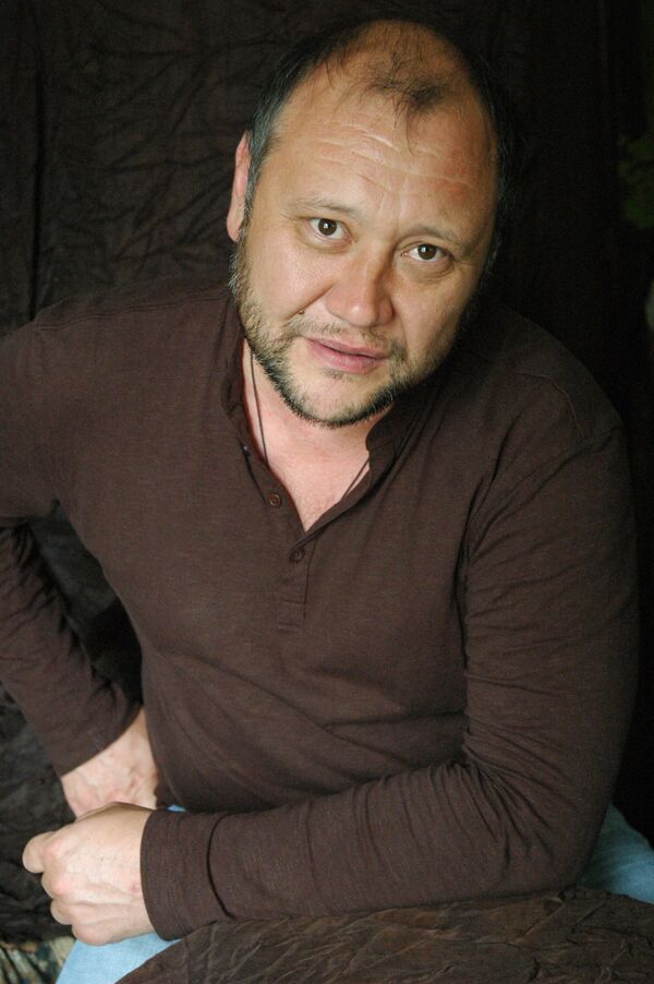 Актер Юрий Степанов