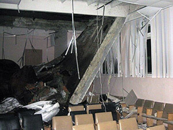 Обрушение потолка в школе в Саратове