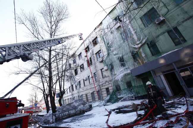 Пожар в административном здании в центре Москвы